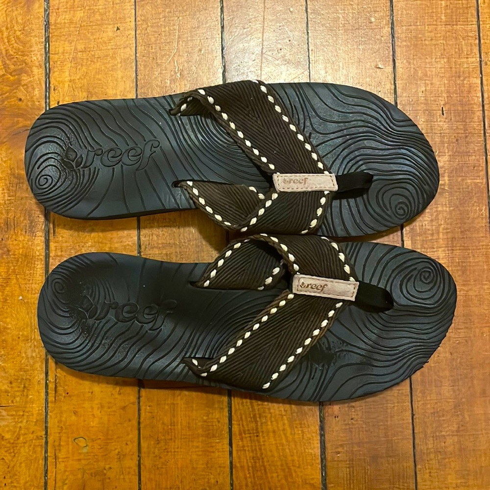 Reef sandals size 8 (women’s)